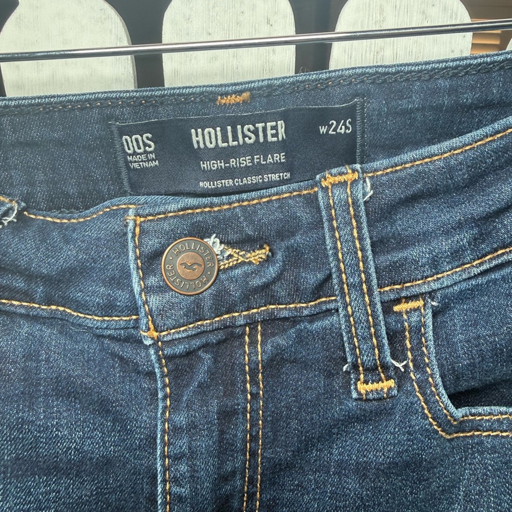 Hollister High-Rise Dark Blue Flare Jeans - Women - Picture 4 of 4
